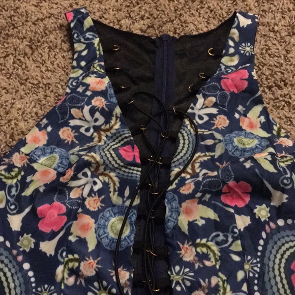 Spring dress - Picture 2 of 3